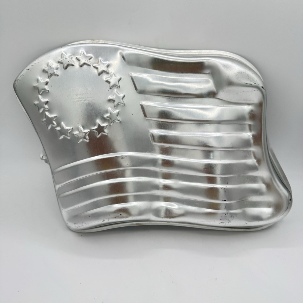 Vintage 1974 Wilton American Flag 13 Stars Cake Mold Pan 502-283 Fourth of July